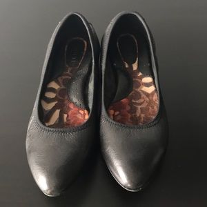 BORN pointed ballet flats